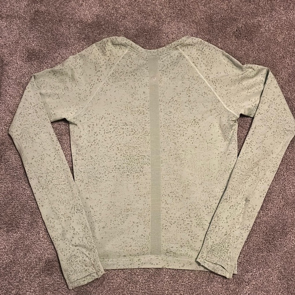Lululemon Swiftly tech